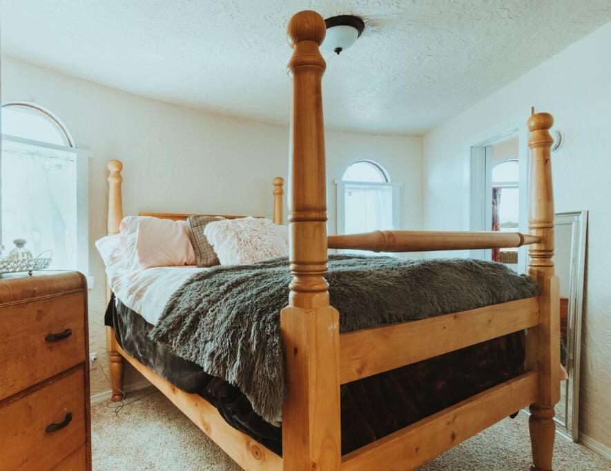 Lavender Castle Villa Sequim Exterior photo
