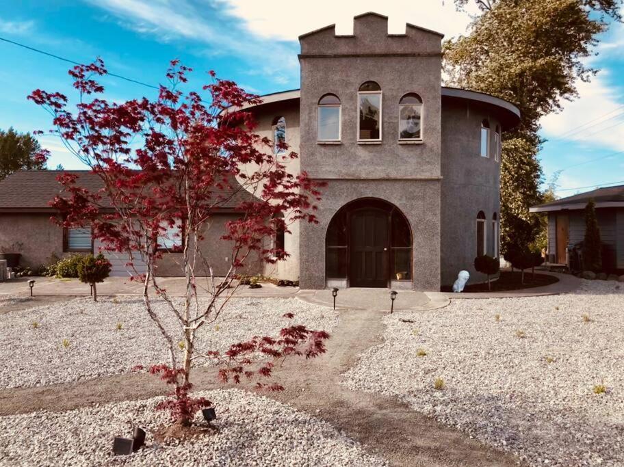 Lavender Castle Villa Sequim Exterior photo